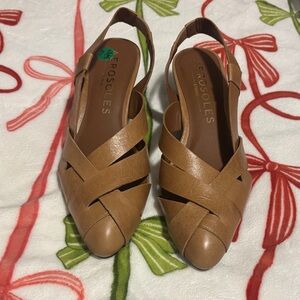 AEROSOLES Women's Brown Leather Crisscross Sandals